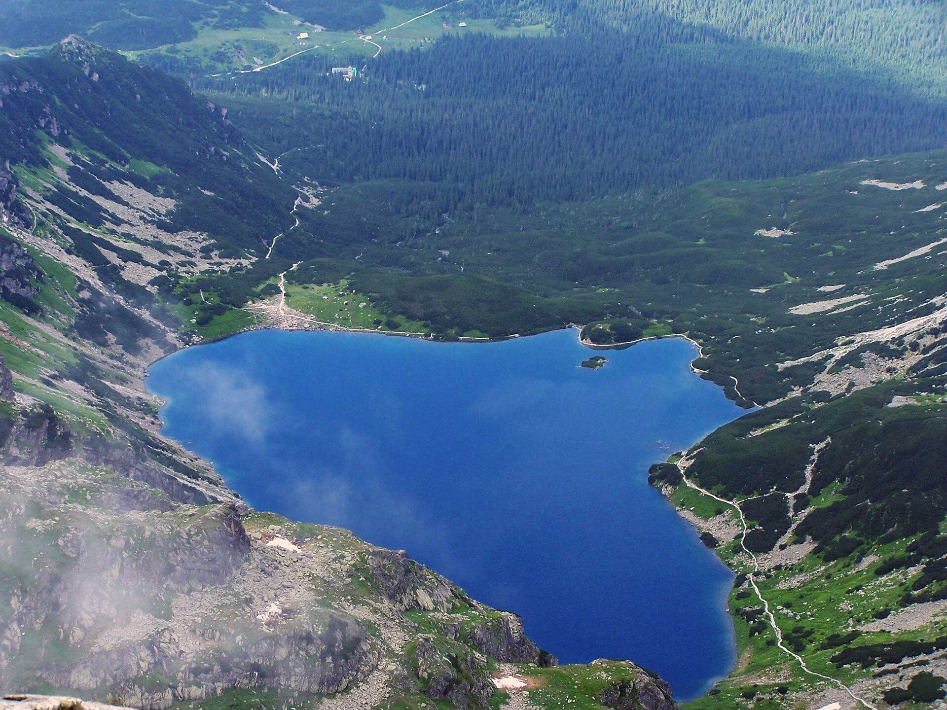 1920px-Czarny_Staw_Gąsienicowy_a2