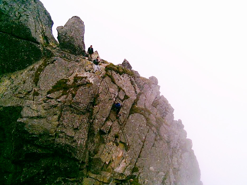 Słynna drabinka nad Kozią przełęczą - widok z drogi na Kozie Czuby